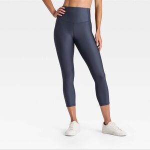 Women’s effortless support high-rise pocketed leggings All In Motion Capri